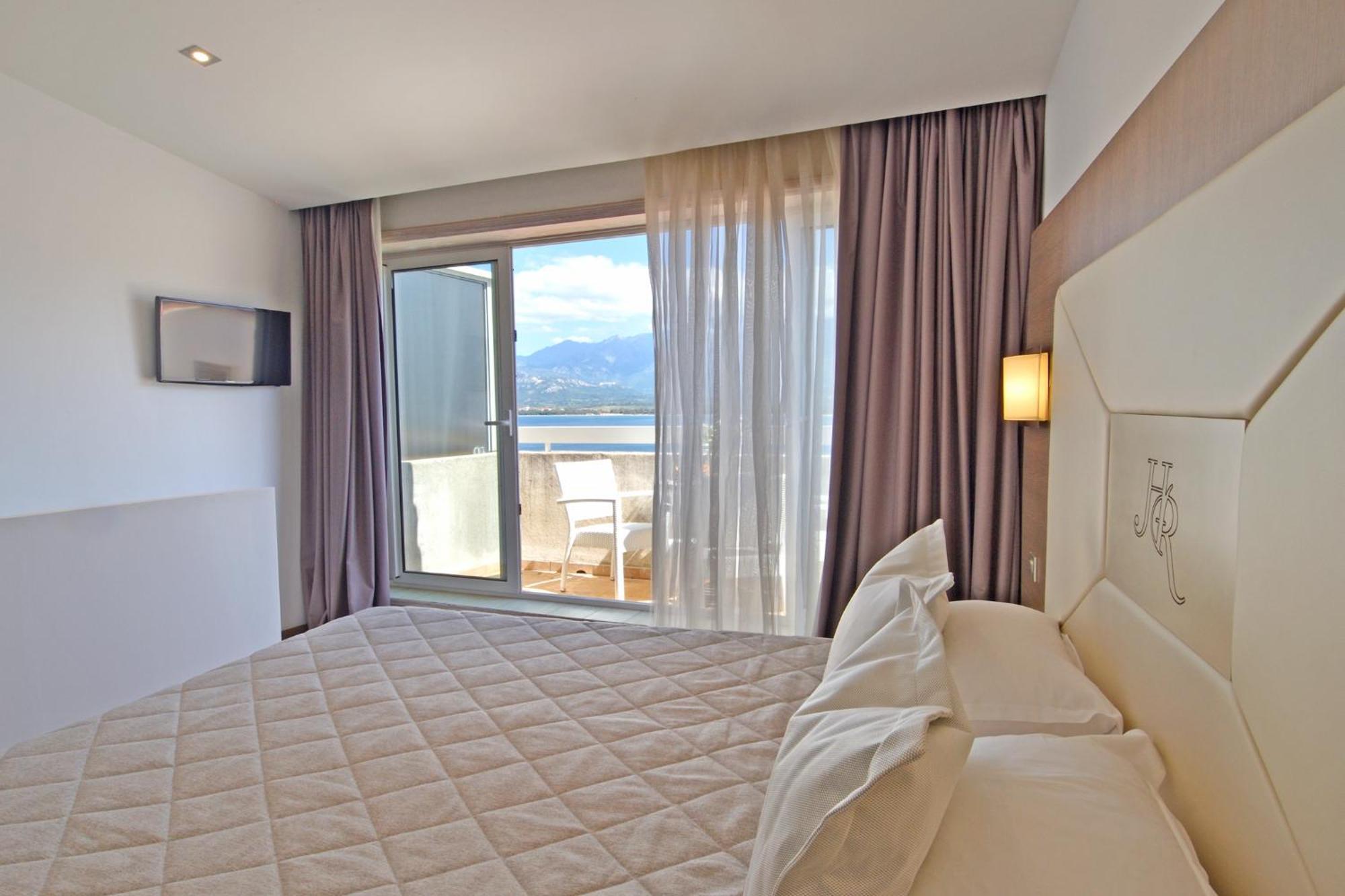 Hotel Le Rocher Καλβί Εξωτερικό φωτογραφία