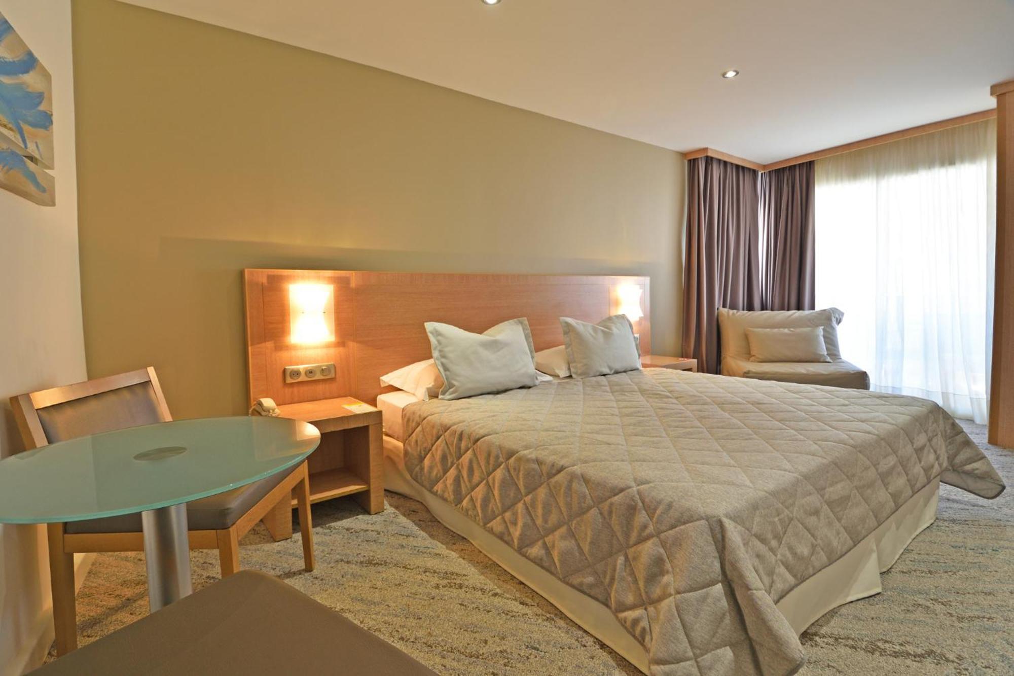 Hotel Le Rocher Καλβί Εξωτερικό φωτογραφία