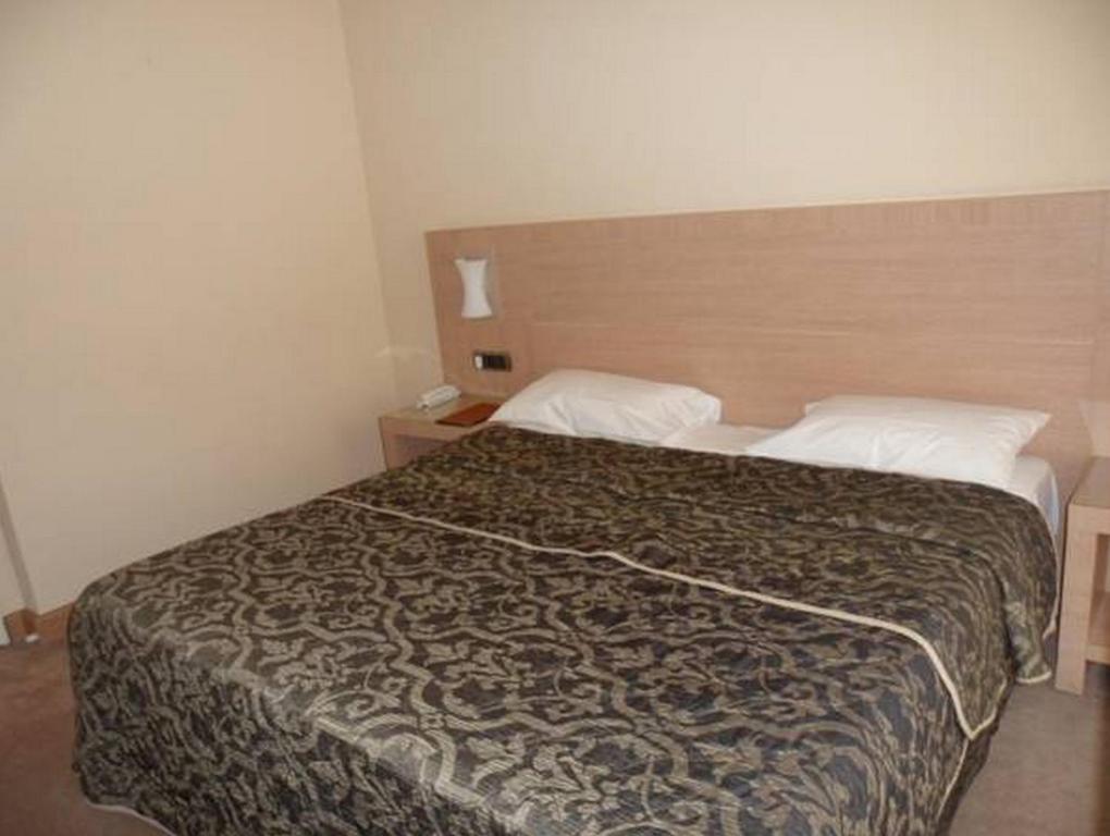 Hotel Le Rocher Καλβί Δωμάτιο φωτογραφία